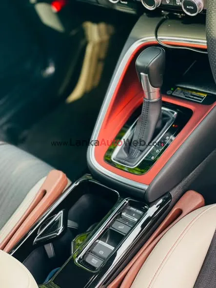 HONDA VEZEL Z PLAY photo 2