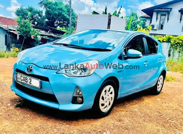 Toyota Aqua G Grade photo 1