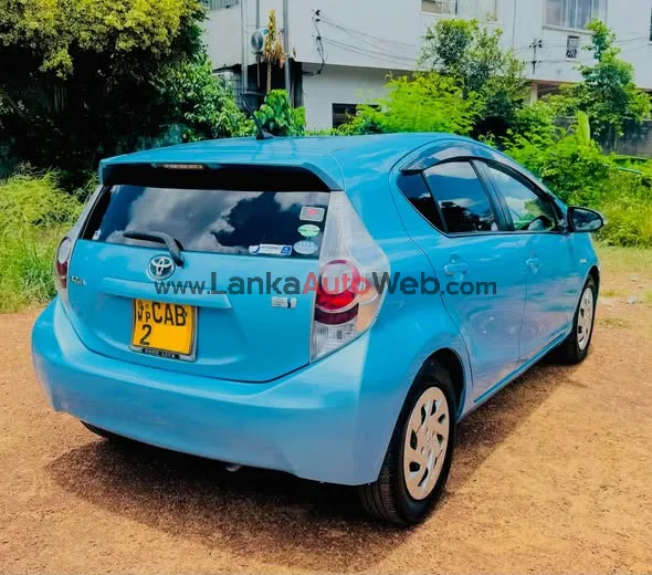 Toyota Aqua G Grade photo 4