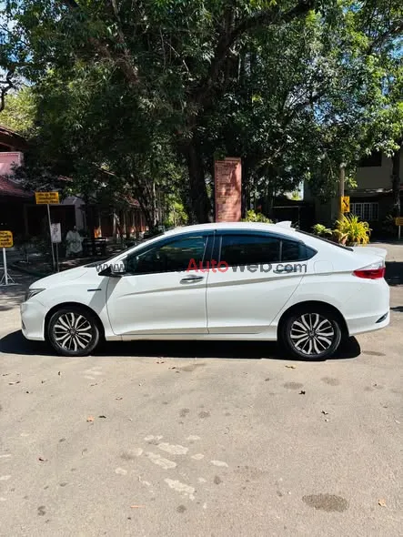 HONDA GRACE EX SENSING photo 3 in Ja Ela, Colombo
