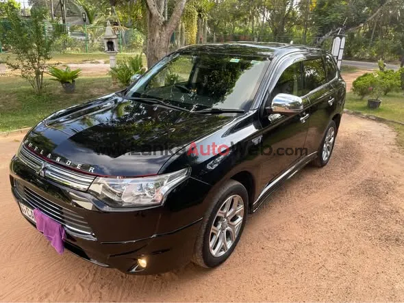 Outlander PHEV 2013/15 photo 2 in Kurunegala, Kurunegala