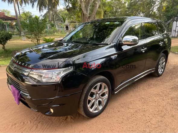 Outlander PHEV 2013/15 photo 3 in Kurunegala, Kurunegala
