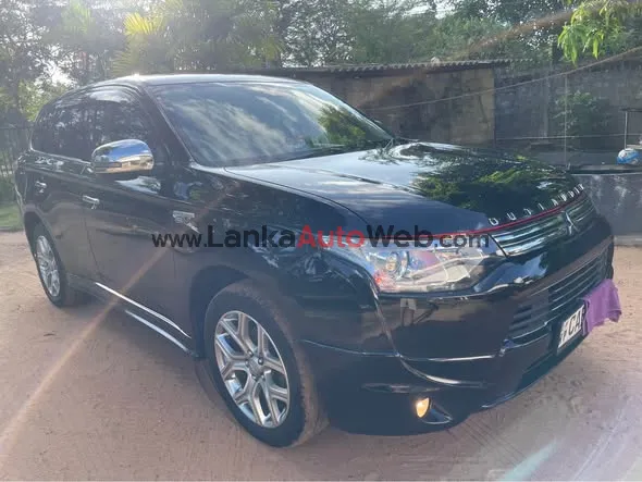 Outlander PHEV 2013/15 photo 4 in Kurunegala, Kurunegala