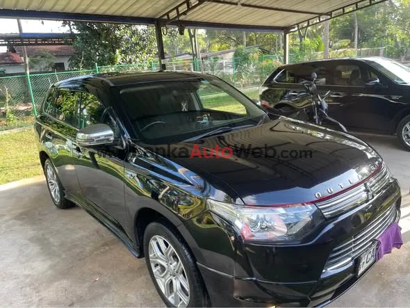 Outlander PHEV 2013/15 photo 5 in Kurunegala, Kurunegala