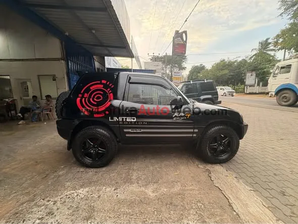 Toyota Rav 4 Short wheel Jeep photo 5 in Ratnapura, Ratnapura