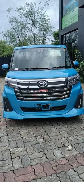 Toyota Roomy Custom G 2024 96.5 photo 1