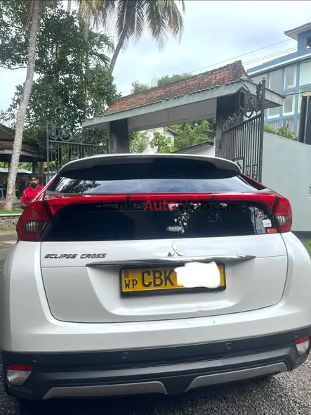 Mitsubishi- Eclipse Cross photo 1