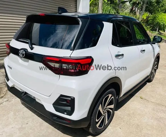 Toyota Raize Petrol 1000cc photo 2 in Gampaha, Gampaha