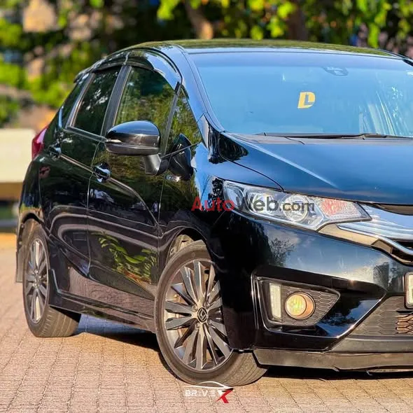 HONDA FIT GP5 S GRADE – 2015 photo 5 in Dehiwala, Colombo