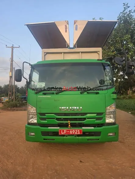 For Sale — Isuzu Wing Body Lorry (2015) photo 4 in Gampaha, Gampaha