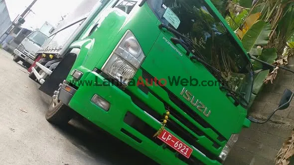 For Sale — Isuzu Wing Body Lorry (2015) photo 5 in Gampaha, Gampaha