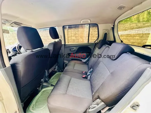 Brand/Model: Suzuki Wagon R Stingray photo 4 in Jaffna, Jaffna