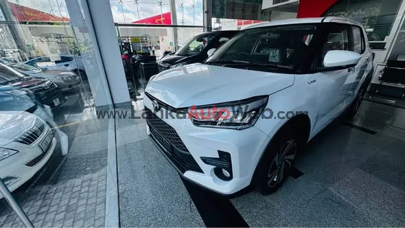 SUZUKI WAGON R CUSTOM ZX – STYLE MEETS SMART PERFORMANCE!
