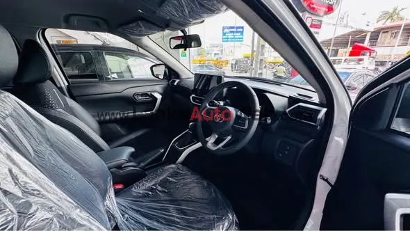 SUZUKI WAGON R CUSTOM ZX – STYLE MEETS SMART PERFORMANCE! photo 3