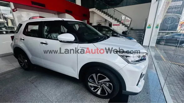 SUZUKI WAGON R CUSTOM ZX – STYLE MEETS SMART PERFORMANCE! photo 4