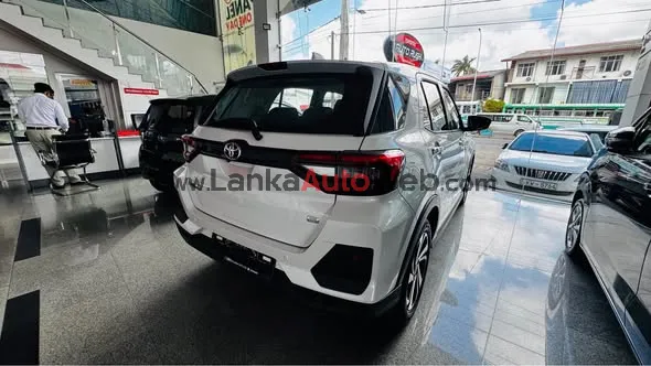 SUZUKI WAGON R CUSTOM ZX – STYLE MEETS SMART PERFORMANCE! photo 5