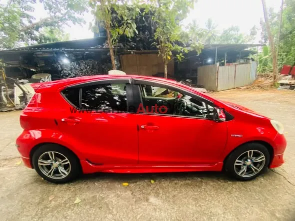 TOYOTA AQUA S GRADE LIMITED – SOFT LEATHER photo 2 in Delgoda, Gampaha