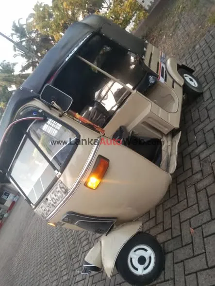 2 Stroke ත්‍රීරෝද රිය විකිණීමට photo 4 in Gampaha, Gampaha