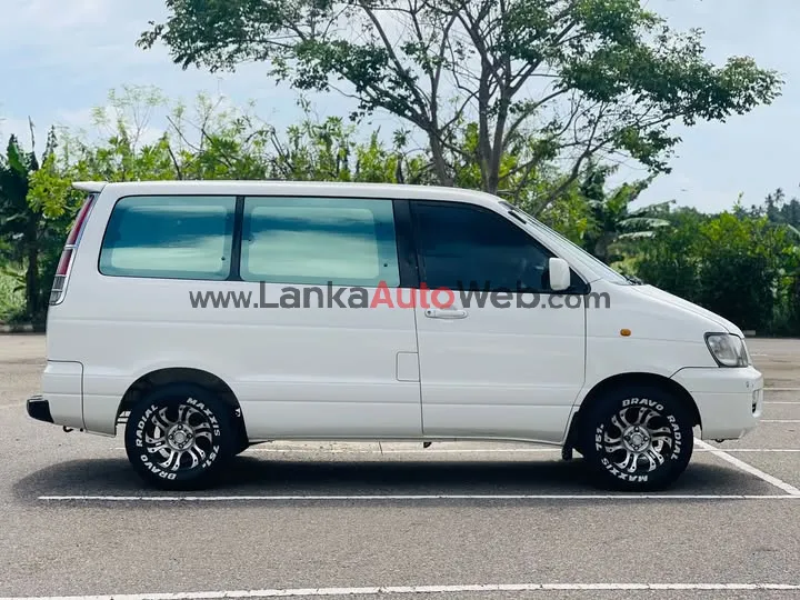 TOYOTA NOAH ORIGINAL DIESEL photo 1