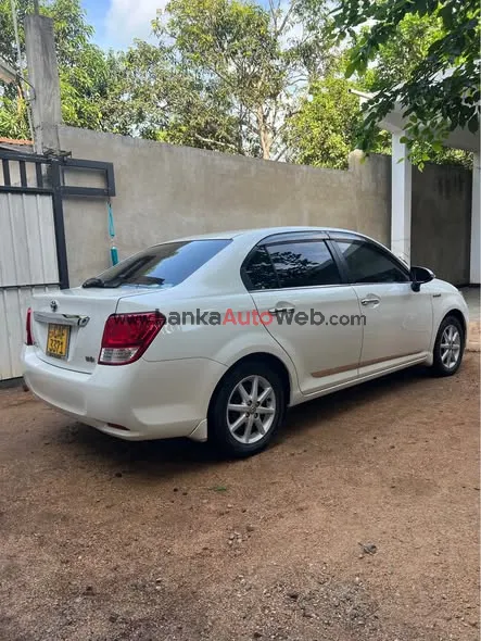 TOYOTA AXIO G GRADE 2015 (HYBRID) photo 2 in Anuradhapura, Anuradhapura