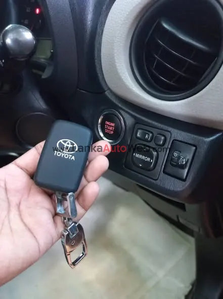 Toyota Vitz KSP 130 photo 1 in Mirigama, Gampaha