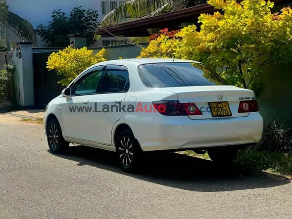 Honda Fit Aria 2007/2010 photo 2 in Moratuwa, Colombo