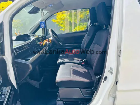 Suzuki Wagon R Sitingray 2018/2019 photo 3 in Moratuwa, Colombo