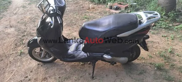 Honda Honda Lead Scooter photo 2 in Jaffna, Jaffna