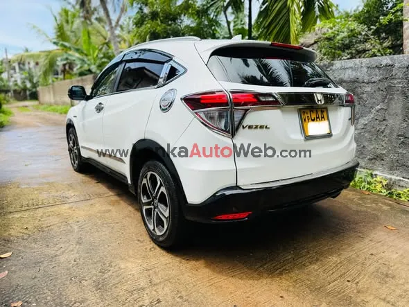 Honda Vezel 2014 Z Grade – Orange Package photo 3 in Panadura, Kalutara