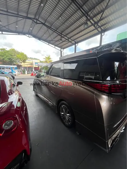 2025 TOYOTA ALPHARD 2.5 HYBRID