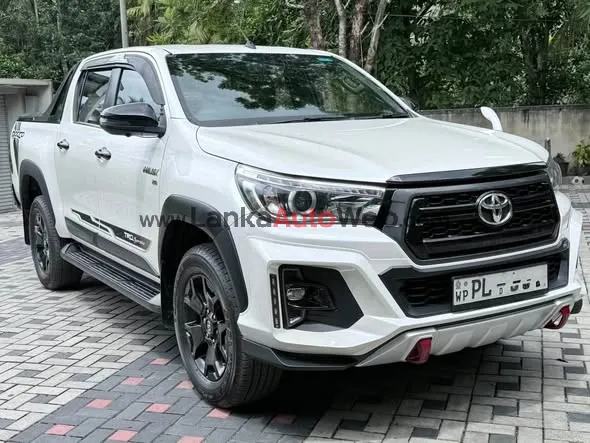 Toyota Hilux original Rocco B5 2018/2019 photo 3 in Mawanella, Kegalle