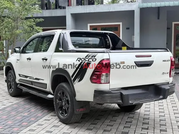 Toyota Hilux original Rocco B5 2018/2019 photo 4 in Mawanella, Kegalle