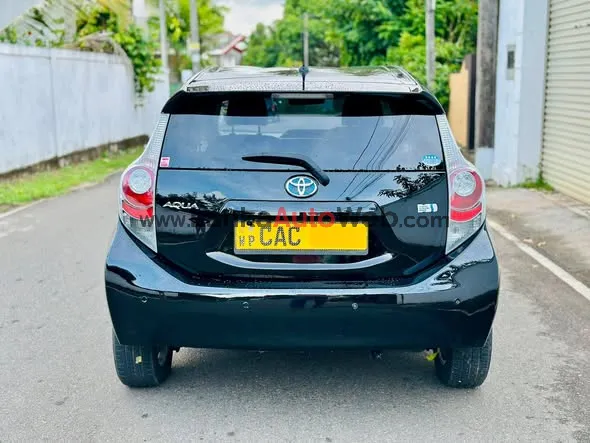 Toyota Aqua - Prius C photo 2 in Piliyandala, Colombo