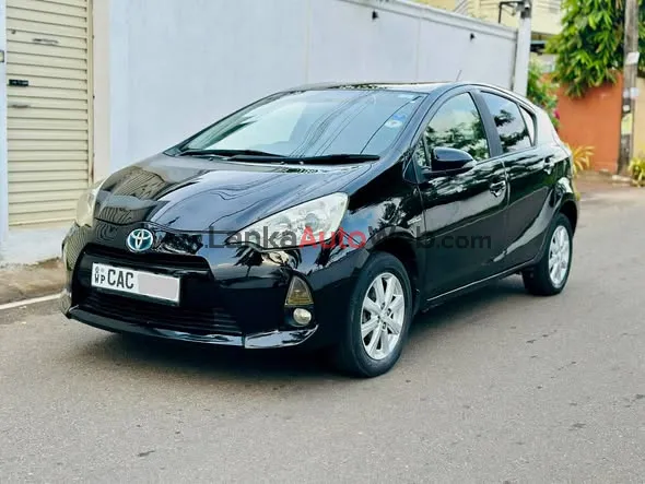 Toyota Aqua - Prius C photo 4 in Piliyandala, Colombo