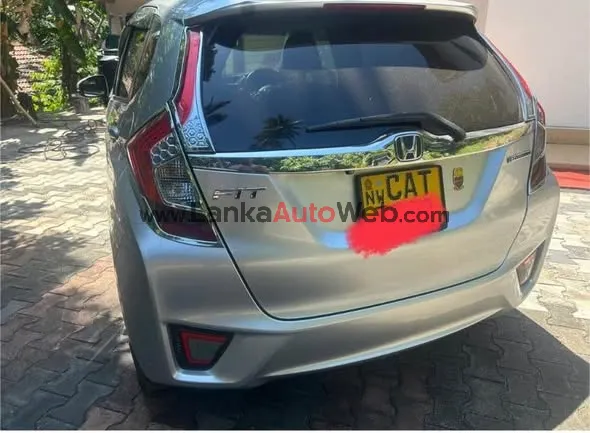 Honda Fit GP5 photo 4 in Puttalam, Puttalam