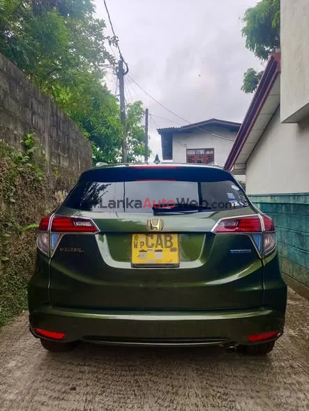 Honda Vezel Z Grade - Orange Pack