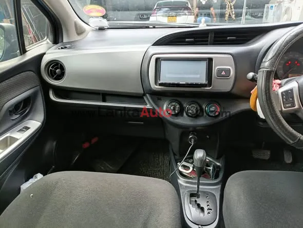 මෙම vitz කාර් රථය වී කිණීමට ඇත. photo 3