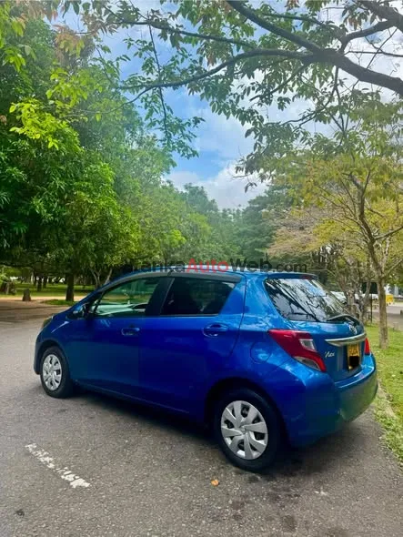 මෙම vitz කාර් රථය වී කිණීමට ඇත. photo 5