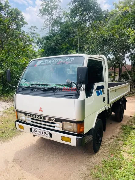 Canter 10 1/2 Single Wheel 1988/1992 photo 5 in Dompe, Gampaha