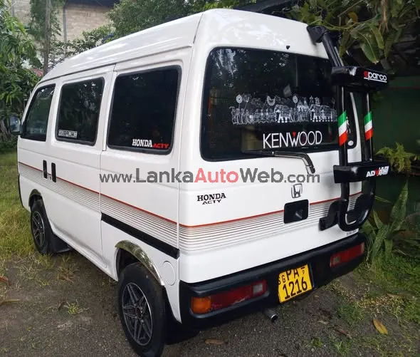 අතෙහි Rs 350000/= ත් 400000/=ත් අතර මුදලක් ඇත්නම් මෙම රථය ලීසින් පහසුකමක් හරහා ලබා ගත හැක. photo 5 in Galle, Galle
