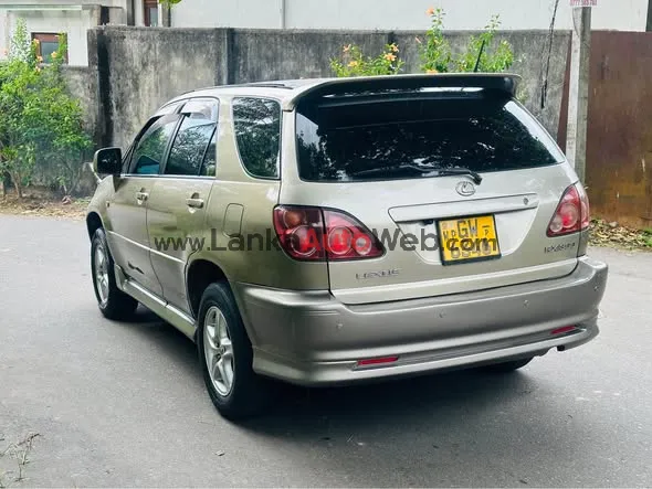 Toyota Harrier For Sale photo 3 in Kandy, Kandy