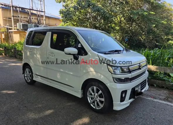 WAGON R FZ PREMIUM 2018 photo 4 in Kandy, Kandy
