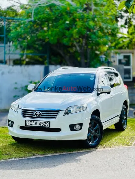 TOYOTA VANGURD TURBO photo 4 in Piliyandala, Colombo