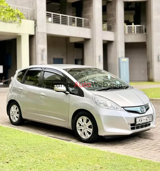 Honda Fit GP1 - Navi Premium Model