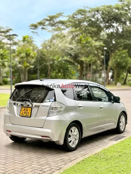 Honda Fit GP1 - Navi Premium Model photo 3