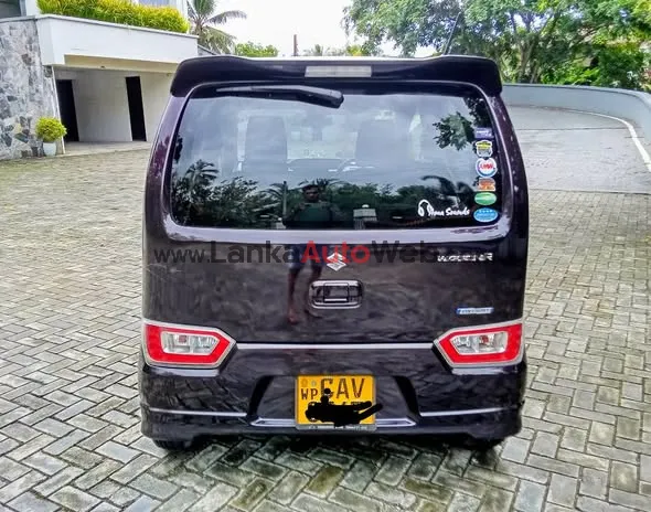 HAND 1875000 Suzuki wagon R FZ 2017 photo 5 in Gampaha, Gampaha