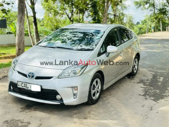 PRIUS  (S lIMITED)