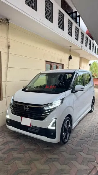 Brand: Nissan DAYZ Highway Star G Turbo - Hybrid