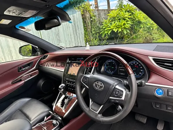 Toyota harrier 2015 hybrid photo 4 in Piliyandala, Colombo