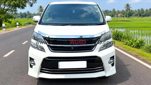 TOYOTA VELLFIRE – EXECUTIVE LOUNGE photo 4